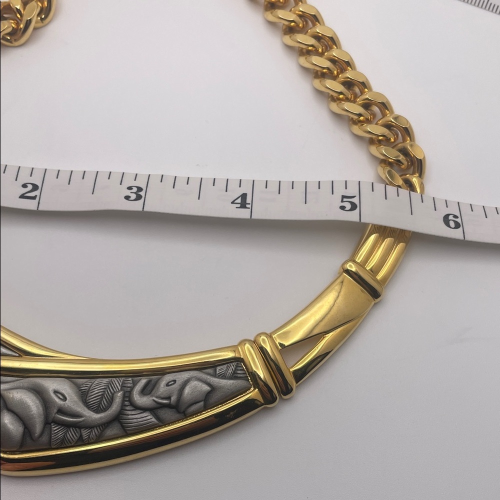 Elegant Gold and Silver Necklace with Elefants - Picture 6 of 6